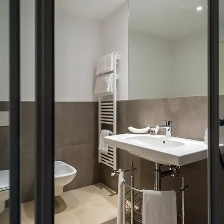 Hotel Guesthouse Verona 3*