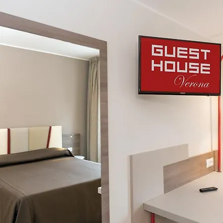 Guesthouse Verona Отель 3*