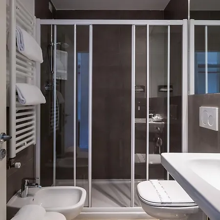 Guesthouse Verona Отель 3*